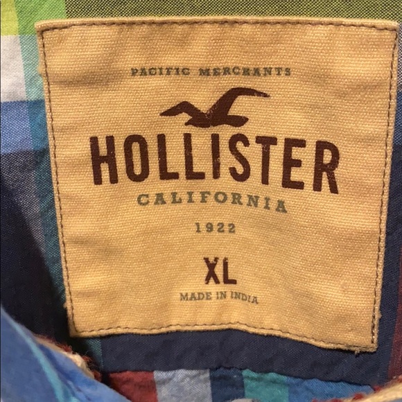 Hollister button up top. Plaid  Size XL - Picture 4 of 4